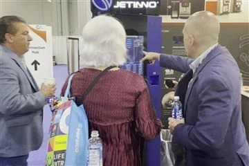 Jetinno Nan Egzibisyon Ameriken Self-Vending